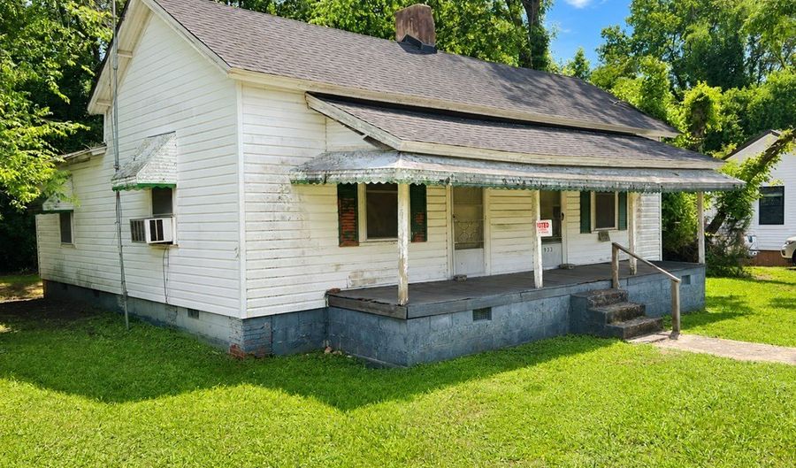 933 Anderson St, Calhoun Falls, SC 29628 - 2 Beds, 1 Bath