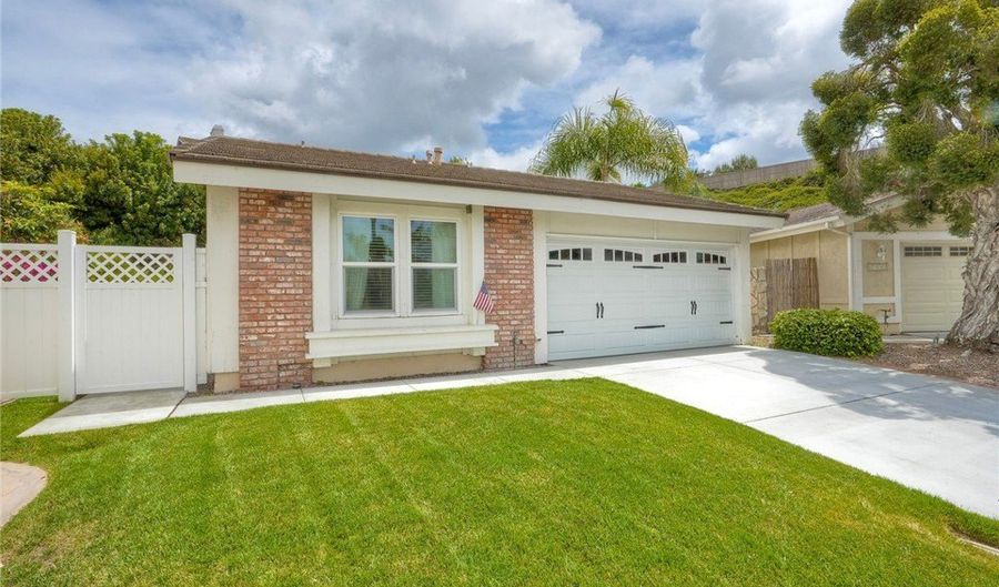 7553 Agua Dulce Ct, Carlsbad, CA 92009 - 2 Beds, 2 Bath