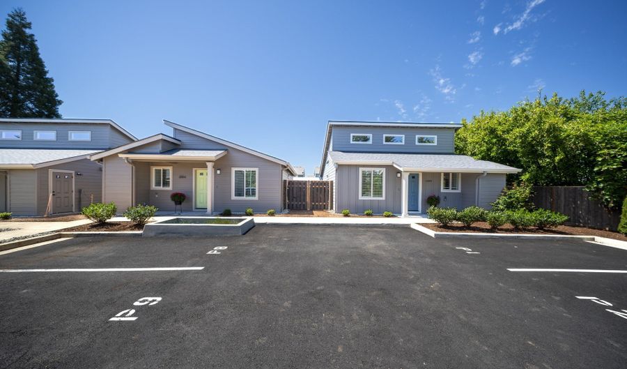 12246 Meadowlawn Dr, Oregon City, OR 97045 - 2 Beds, 2 Bath