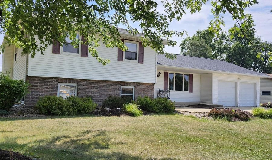 536 Santa Maria Dr, Arlington, WI 53911 - 3 Beds, 2 Bath