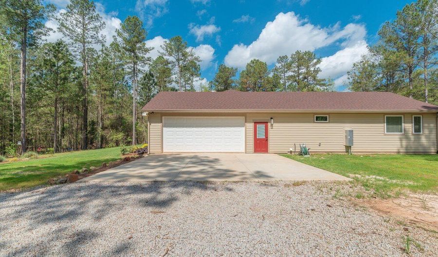 2090 Elberton Hwy, Lincolnton, GA 30817 - 3 Beds, 3 Bath