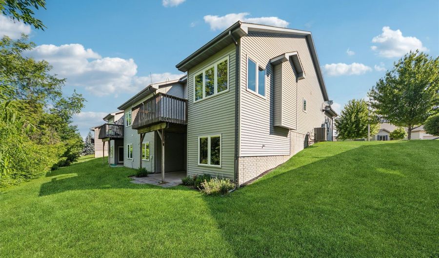 1458 NE Falstaff Ln, Ankeny, IA 50021 - 3 Beds, 3 Bath