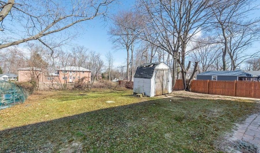 114 Chestnut Ave #1, Atlantic Highlands, NJ 07716 - 3 Beds, 1 Bath