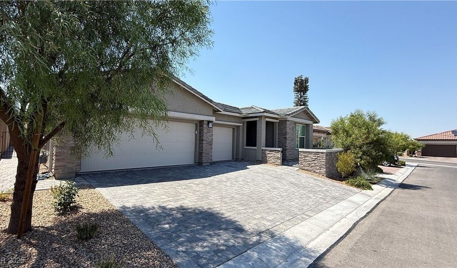 7491 Bonnie Piper St, Las Vegas, NV 89166 - 3 Beds, 2 Bath