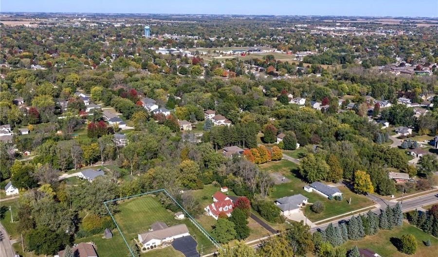 2100 16th Ave SW, Austin, MN 55912 - 3 Beds, 3 Bath