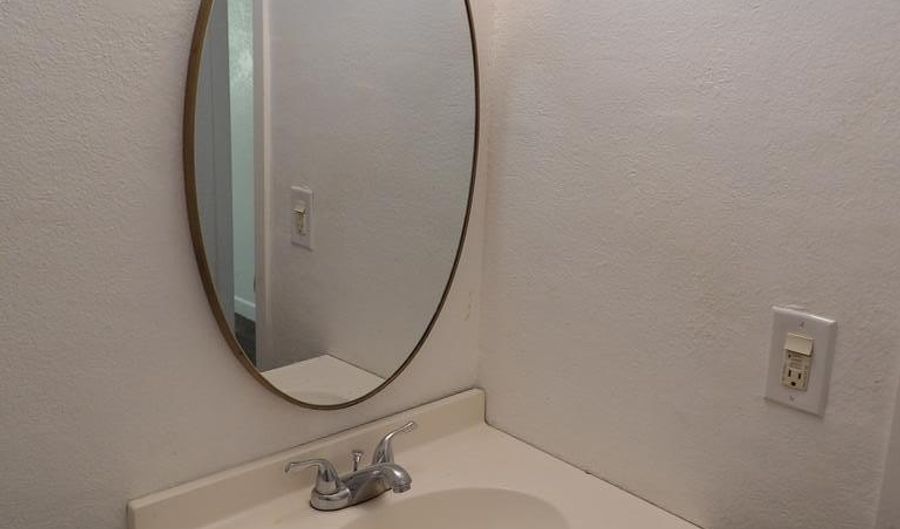 106 NE Avenue G, Andrews, TX 79714 - 2 Beds, 1 Bath