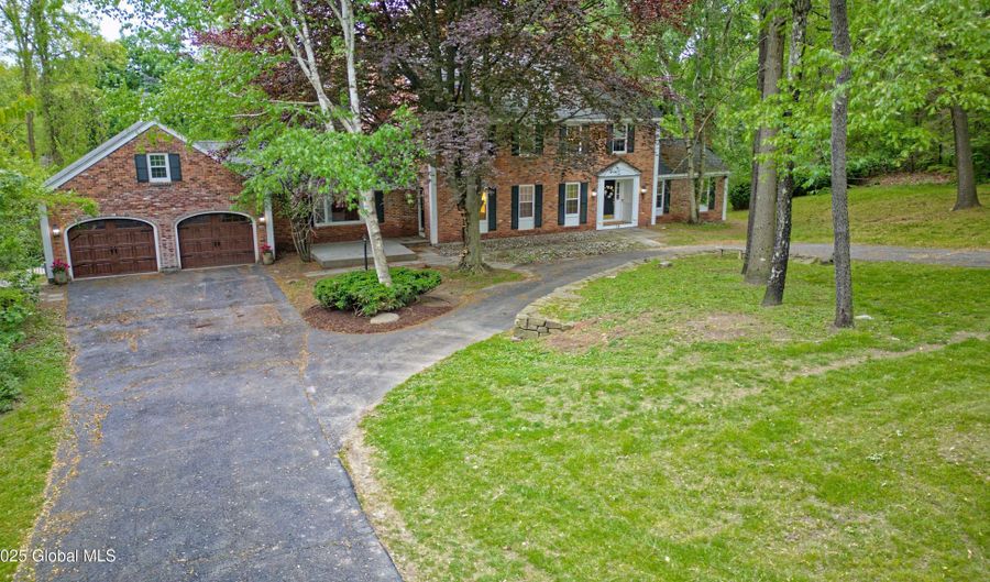 14 Birch Hill Rd, Albany, NY 12211 - 4 Beds, 4 Bath