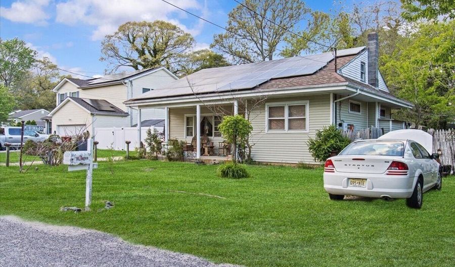 413 Main St, Bayville, NJ 08721 - 2 Beds, 1 Bath