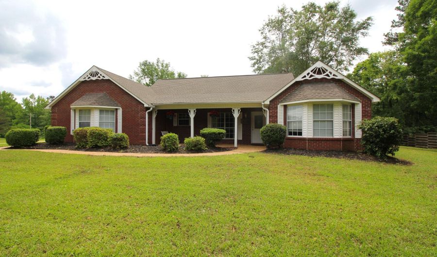 60015 Stagecoach Dr, Amory, MS 38821 - 3 Beds, 2 Bath