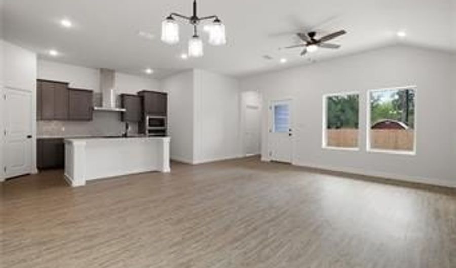 1592 Grayhawk Dr, Basehor, KS 66007 - 4 Beds, 2 Bath