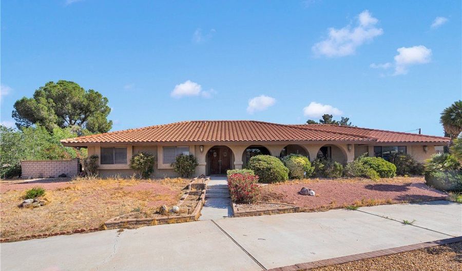 19996 Eyota Rd, Apple Valley, CA 92308 - 3 Beds, 3 Bath