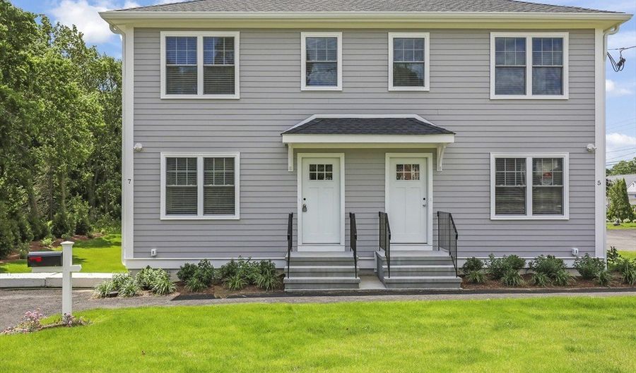 5-7 W Chapel, Abington, MA 02151 - 4 Beds, 6 Bath