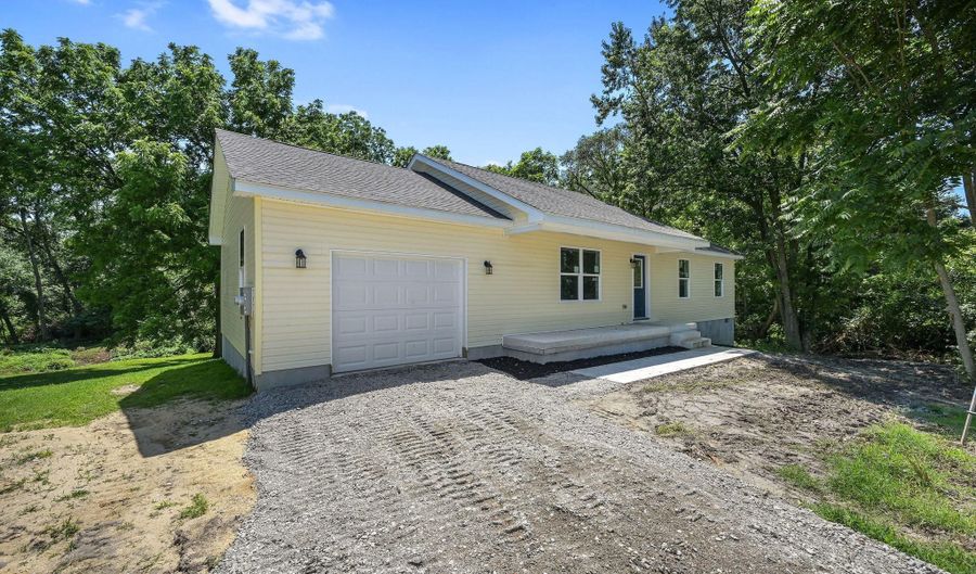 613 W 8TH St, Laurel, DE 19956 - 3 Beds, 2 Bath