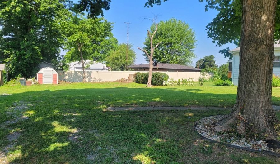 237 N 4th St, Albion, IL 62806 - 0 Beds, 0 Bath