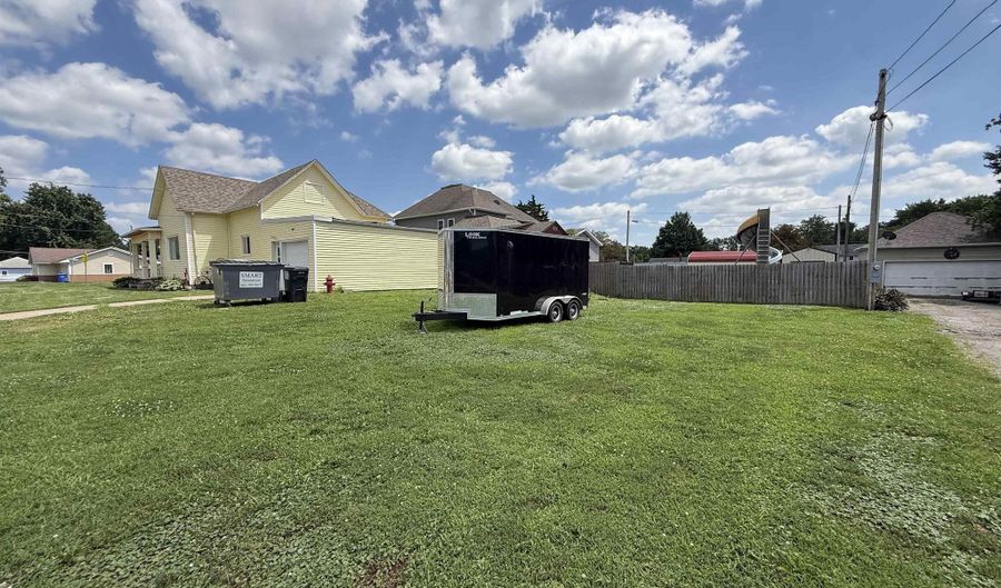 503 S Clinton St, Albia, IA 52531 - 2 Beds, 1 Bath