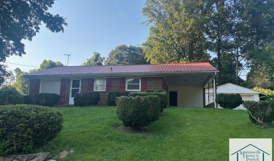 129 Townsend Dr, Bassett, VA 24055 - 3 Beds, 1 Bath