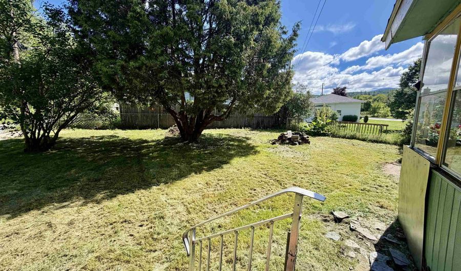 12 11Th St, Berlin, NH 03570 - 3 Beds, 2 Bath