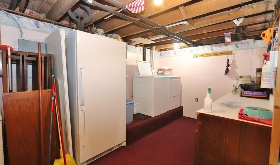 1647 Broadway, Bangor, ME 04401 - 3 Beds, 2 Bath
