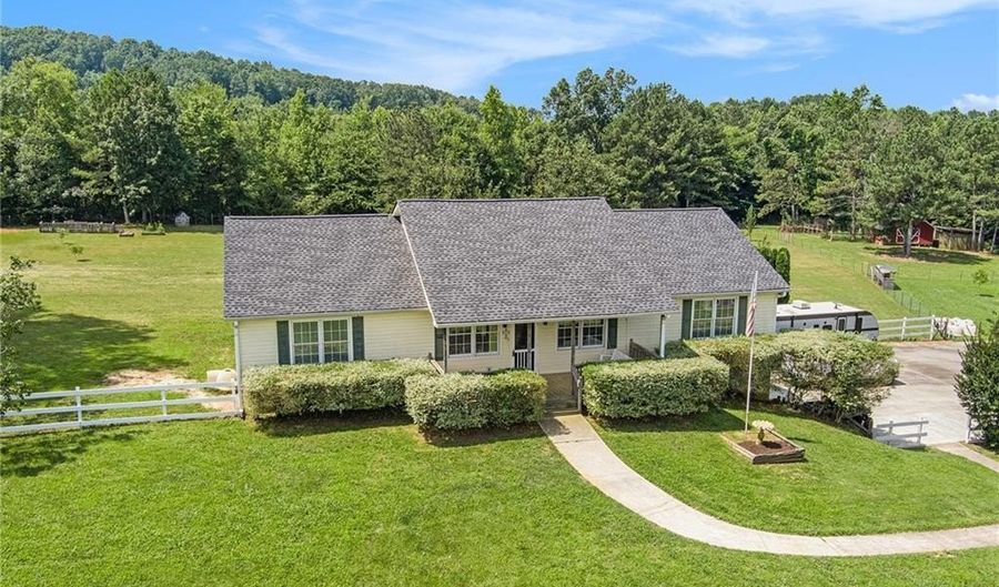 257 Old Highway 41 NW, Adairsville, GA 30103 - 5 Beds, 3 Bath
