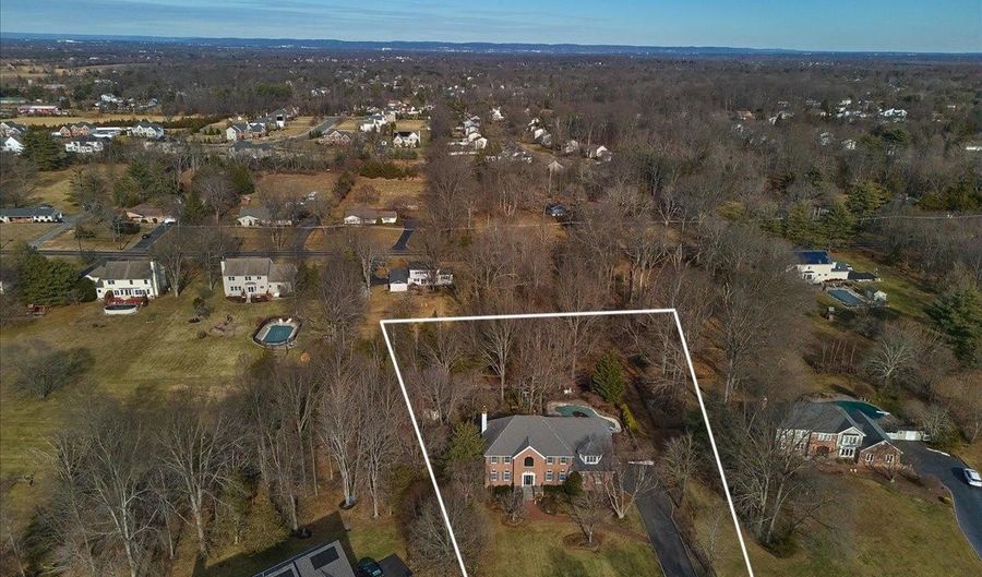 212 MONROE Ave, Belle Mead, NJ 08502 - 5 Beds, 3 Bath