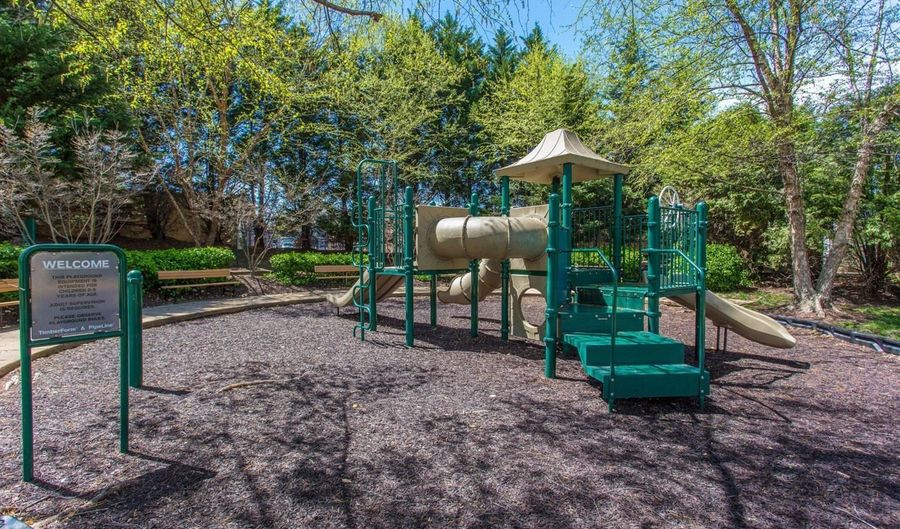 4850 EISENHOWER Ave 302, Alexandria, VA 22304 - 2 Beds, 2 Bath