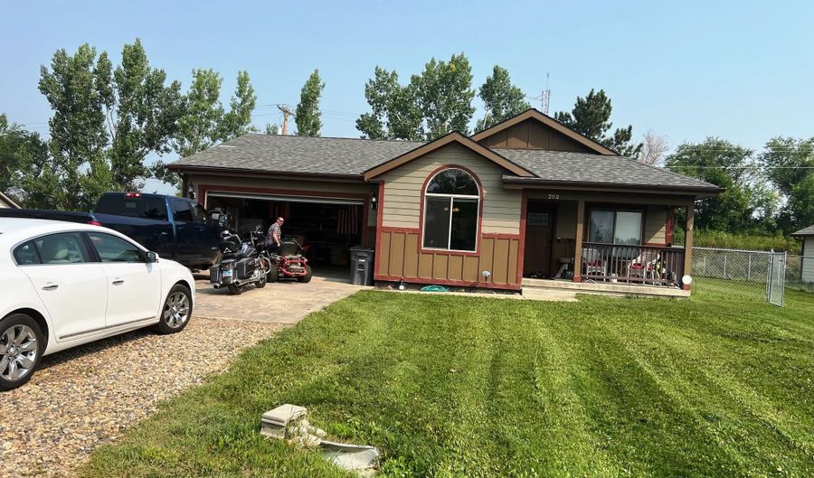 202 5th Ave, Powers Lake, ND 58773 - 3 Beds, 2 Bath