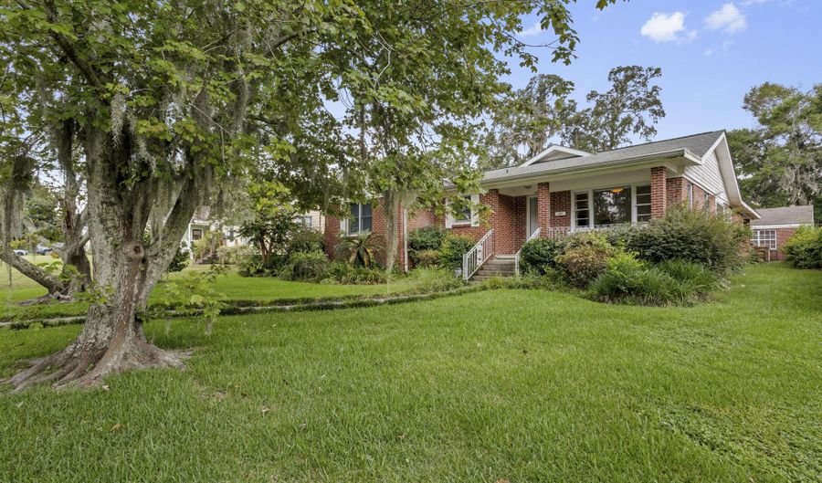 487 Oaklawn Pl, Biloxi, MS 39530 - 3 Beds, 2 Bath