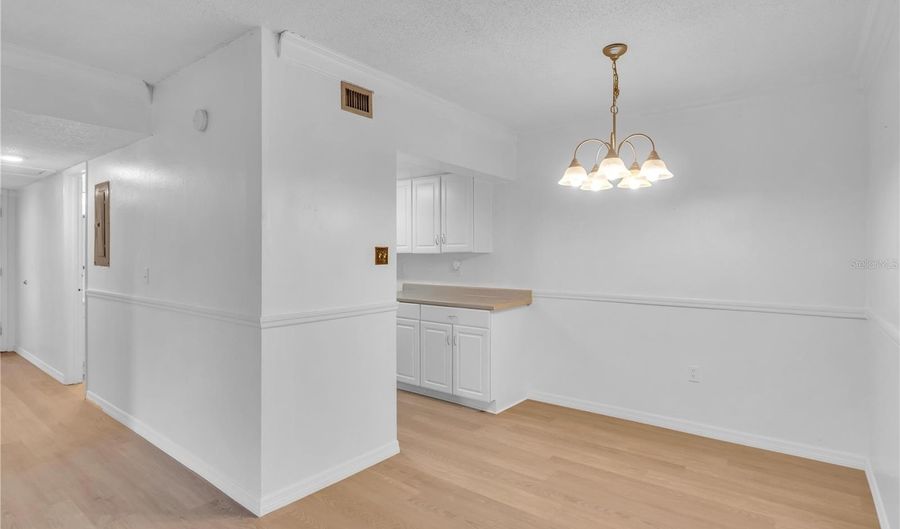 916 LAKE DESTINY Rd E, Altamonte Springs, FL 32714 - 3 Beds, 2 Bath