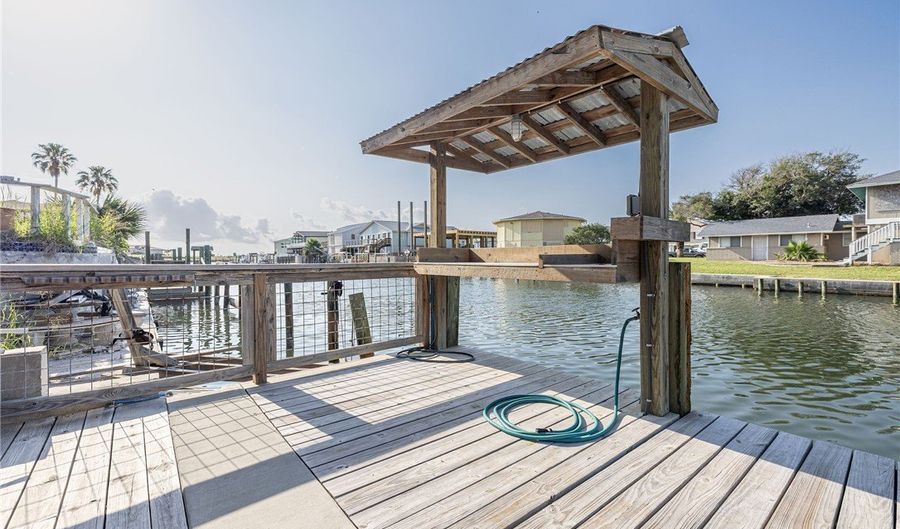 189 Driftwood Dr, City By The Sea, TX 78336 - 3 Beds, 2 Bath