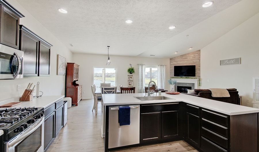 8727 Stoddard Ln, Indianapolis, IN 46217 - 4 Beds, 3 Bath