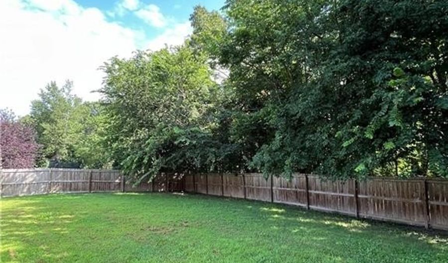 8 Boreland Ln, Bella Vista, AR 72715 - 3 Beds, 2 Bath