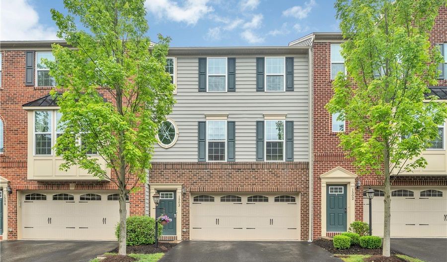 1503 Pointe View Dr, Adams Twp., PA 16046 - 3 Beds, 3 Bath