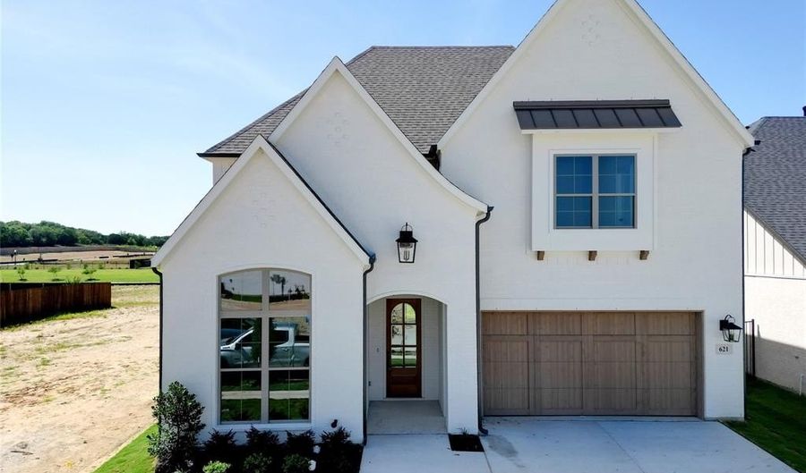 621 Hummingbird Dr, Aledo, TX 76008 - 4 Beds, 4 Bath