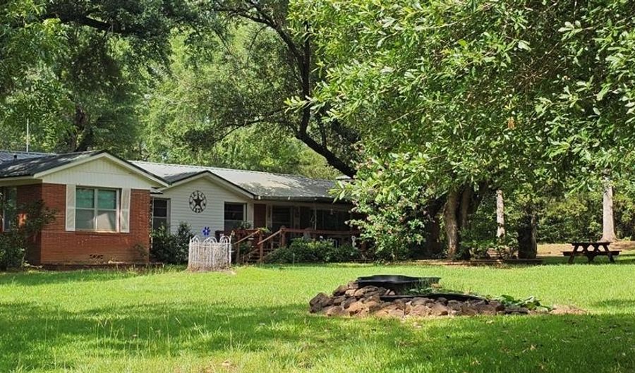 4269 Hwy 21 W, Alto, TX 75925 - 3 Beds, 2 Bath