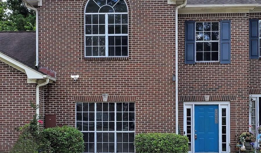 132 TIMBERLEAF Cir, Alabaster, AL 35007 - 3 Beds, 3 Bath