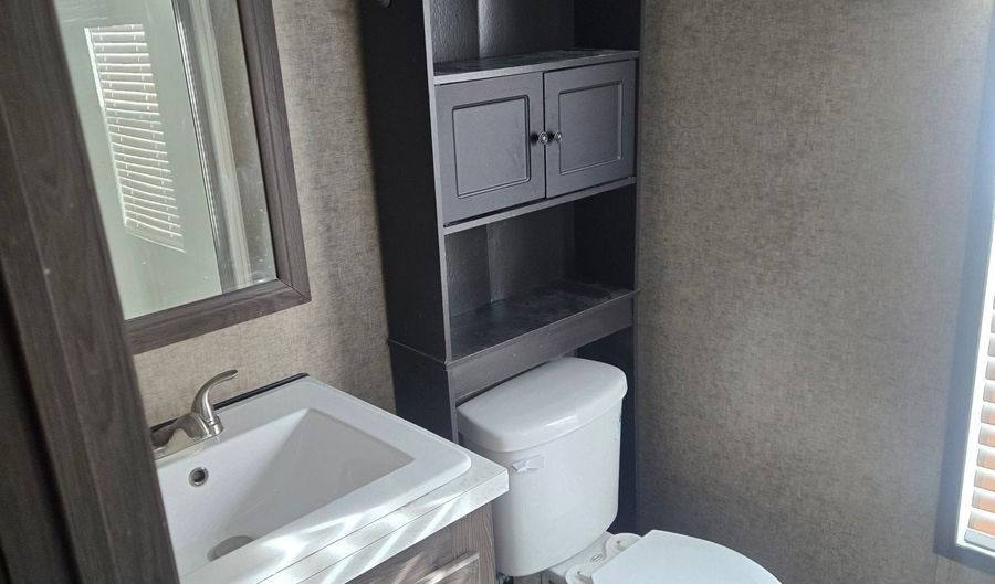 1600 S ENGLE St LOT 94, Aurora, MO 65605 - 2 Beds, 2 Bath