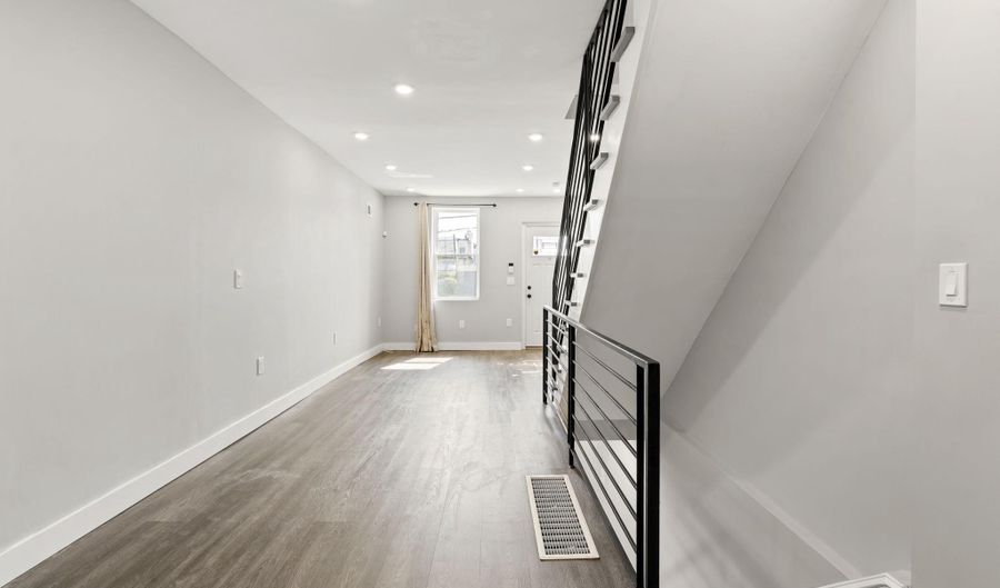 2504 N WATER St, Philadelphia, PA 19125 - 2 Beds, 2 Bath