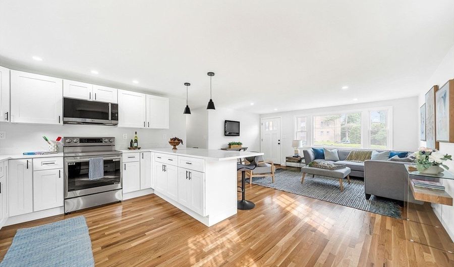 39 Collins St, Boston, MA 02136 - 3 Beds, 2 Bath