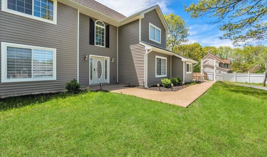 3305 Mountain Terrace Dr, Blakeslee, PA 18610 - 4 Beds, 3 Bath