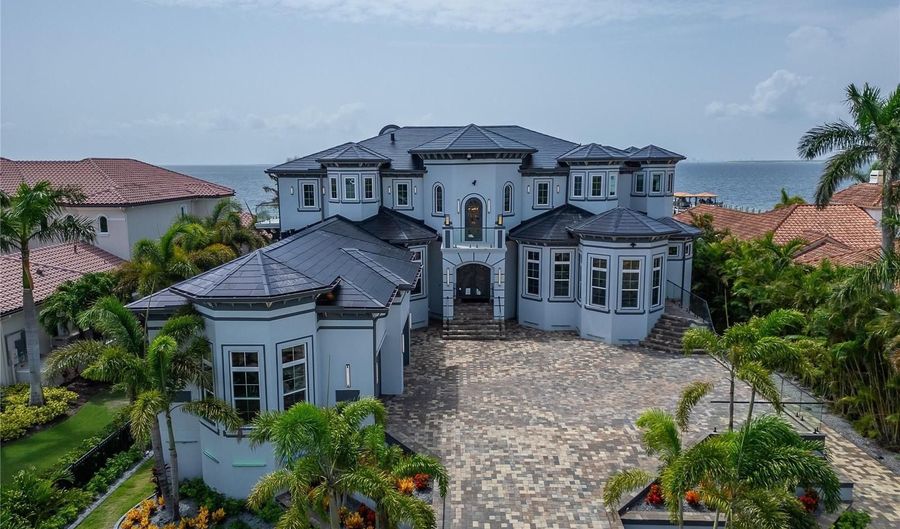 6526 SURFSIDE Blvd, Apollo Beach, FL 33572 - 7 Beds, 8 Bath