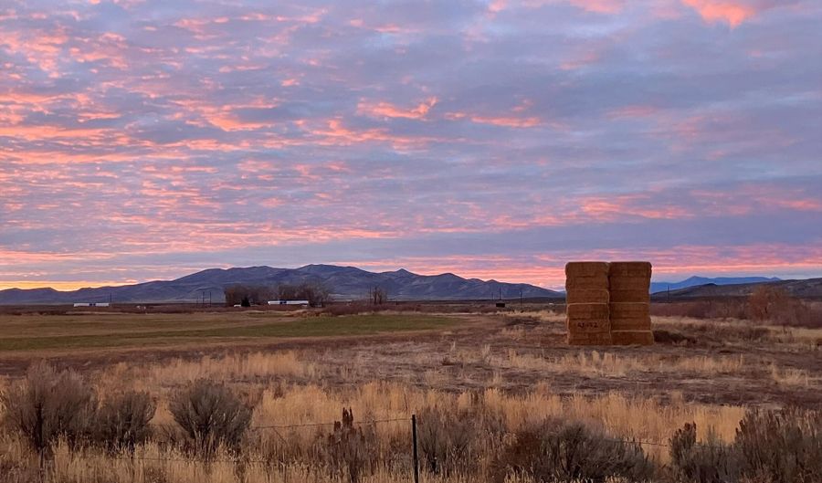 92 Lake View Dr, Carey, ID 83320 - 3 Beds, 2 Bath