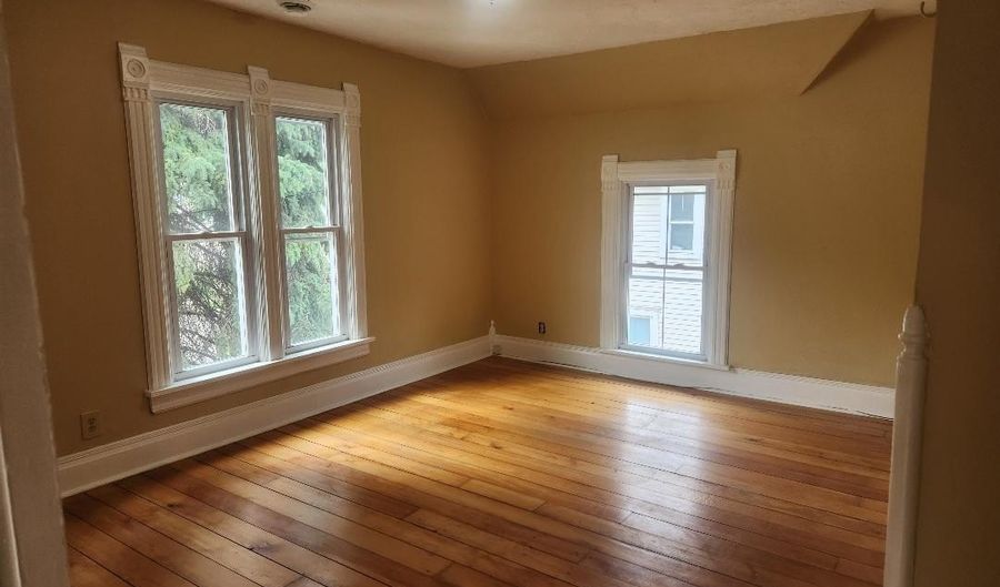 329 Jefferson St, Algonquin, IL 60102 - 0 Beds, 0 Bath