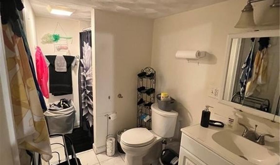 94 Waverly St, Warwick, RI 02889 - 3 Beds, 2 Bath