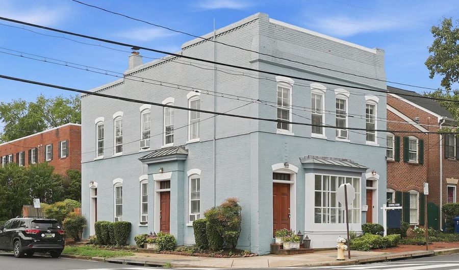 500 GIBBON St, Alexandria, VA 22314 - 5 Beds, 2 Bath