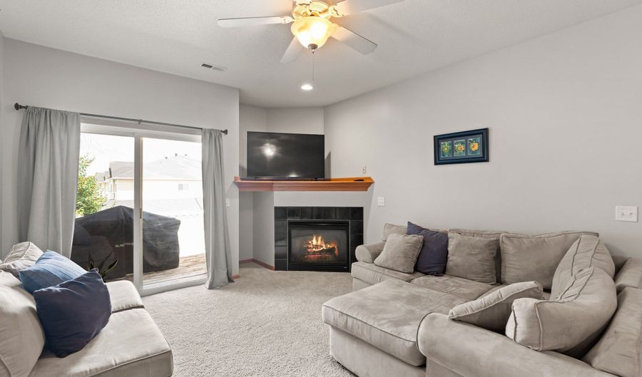 1107 NE 5th Ln 11, Ankeny, IA 50021 - 3 Beds, 2 Bath