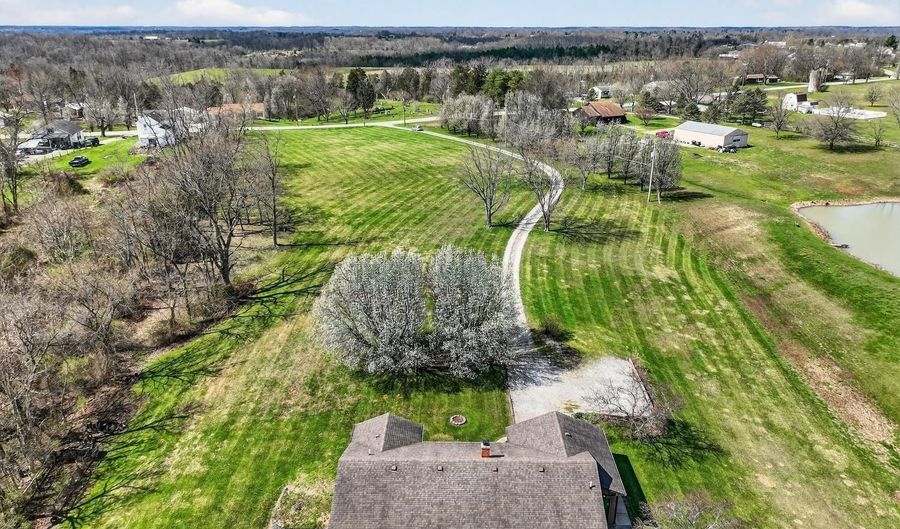 7402 State Road 48, Aurora, IN 47001 - 3 Beds, 2 Bath