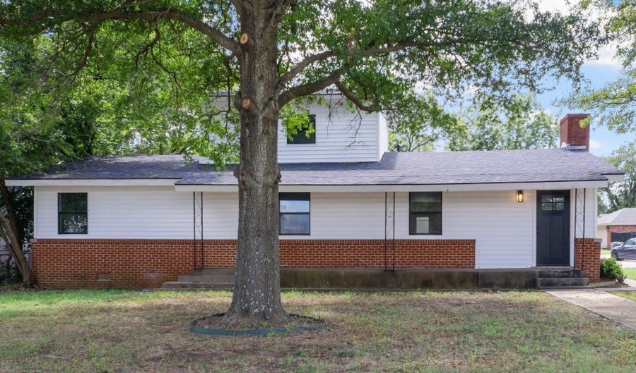 210 15th NW Ave, Ardmore, OK 73401 - 4 Beds, 3 Bath