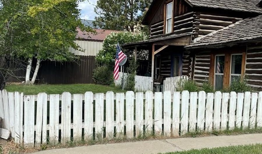 520 E Main St, Challis, ID 83226 - 6 Beds, 3 Bath
