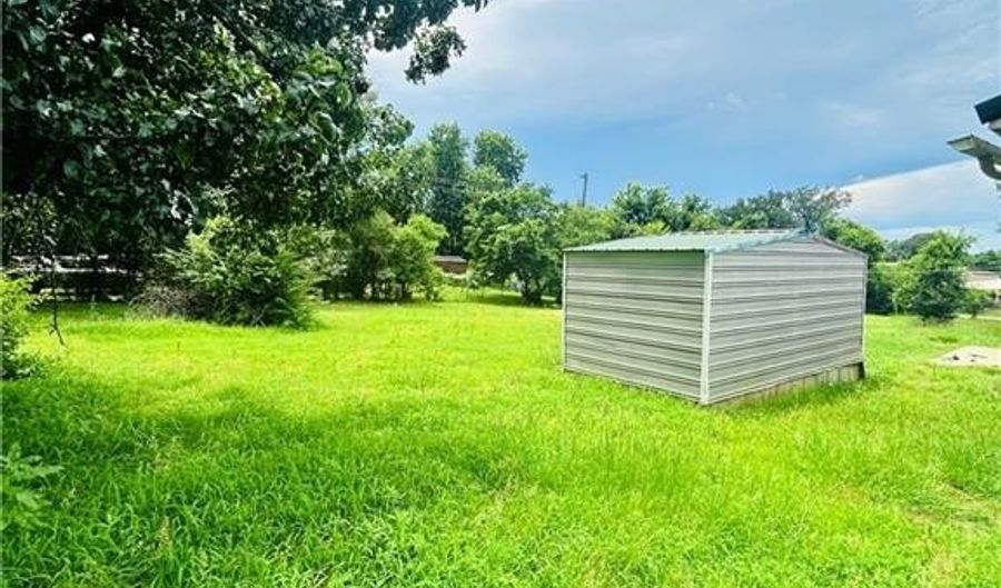 501 Young St, Arkoma, OK 74901 - 3 Beds, 3 Bath