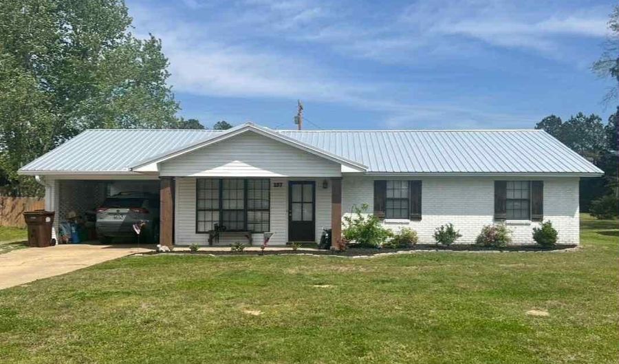 107 Ben Durrett Dr, Amory, MS 38821 - 3 Beds, 2 Bath